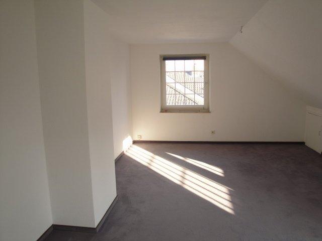 Dachgeschoßwohnung Barsinghausen - 3 Zimmer, 75 m&sup2;, 600&euro; | Angebot:26374688