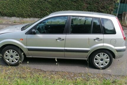 Ford Fusion 90.000 km 2.800 &euro; friedrichsdorf 61381