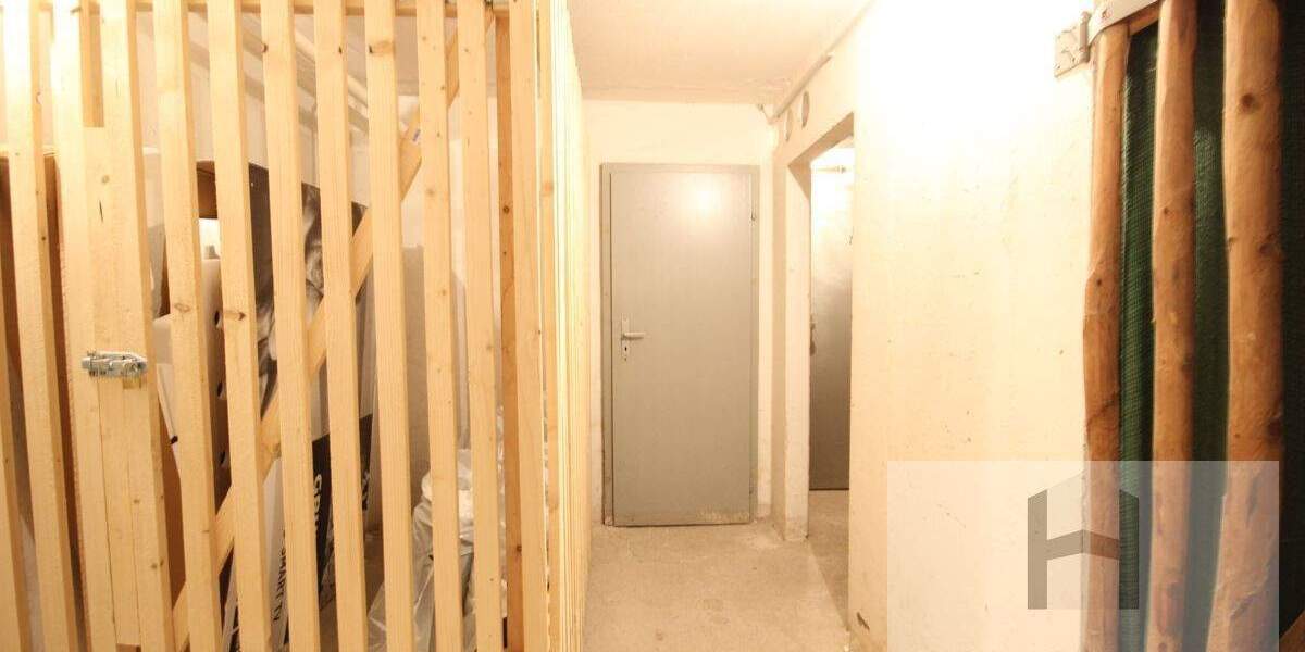 Wohn- und Geschäftshaus am Altmarkt 1 zimmer