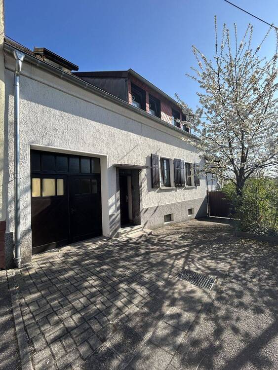 Familienidyll: großzügiges einseitig angebautes Einfamilienhaus in Ensheim zu verkaufen