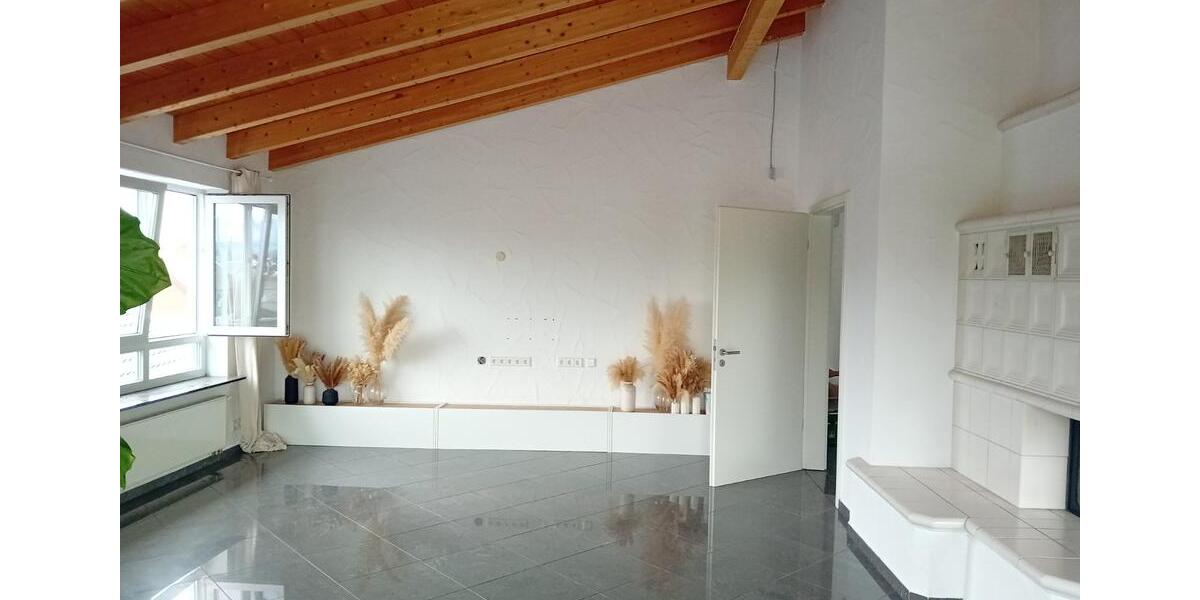 Großzügige Penthouse-Wohnung (ca. 210 m²) zu vermieten 5.5 zimmer