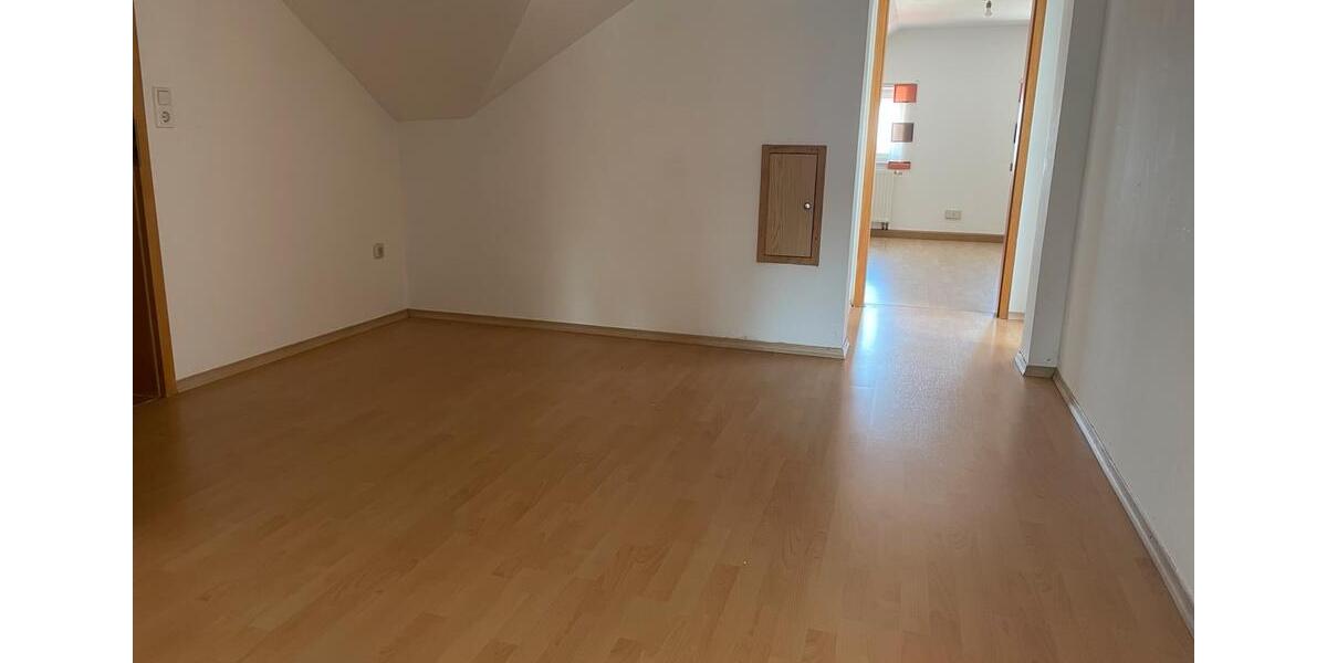 Dachgeschoßwohnung Tiefenbach - 2 Zimmer, 90 m&sup2;, 500&euro; | Angebot:25043742