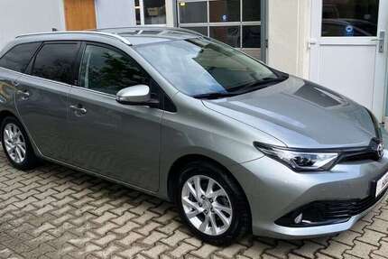 Toyota Auris 83.098 km 12.900 &euro; Schnaitsee 83530