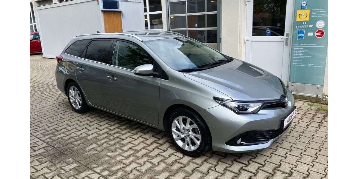 Toyota Auris 83.098 km 12.900 &euro; Schnaitsee 83530