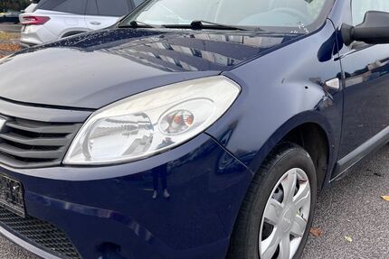 Dacia Sandero 124.691 km 2.499 € Berlin 12249