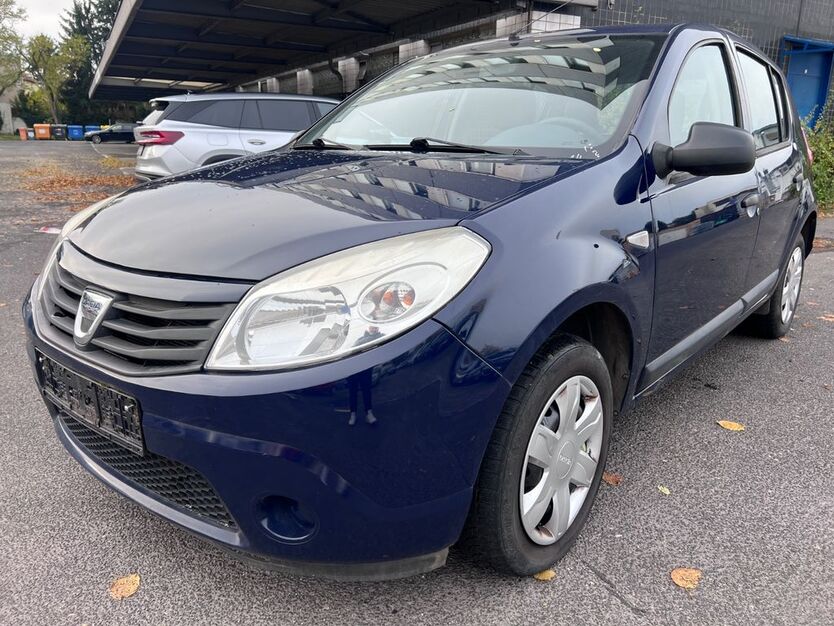 Dacia Sandero 124.691 km 2.499 € Berlin 12249
