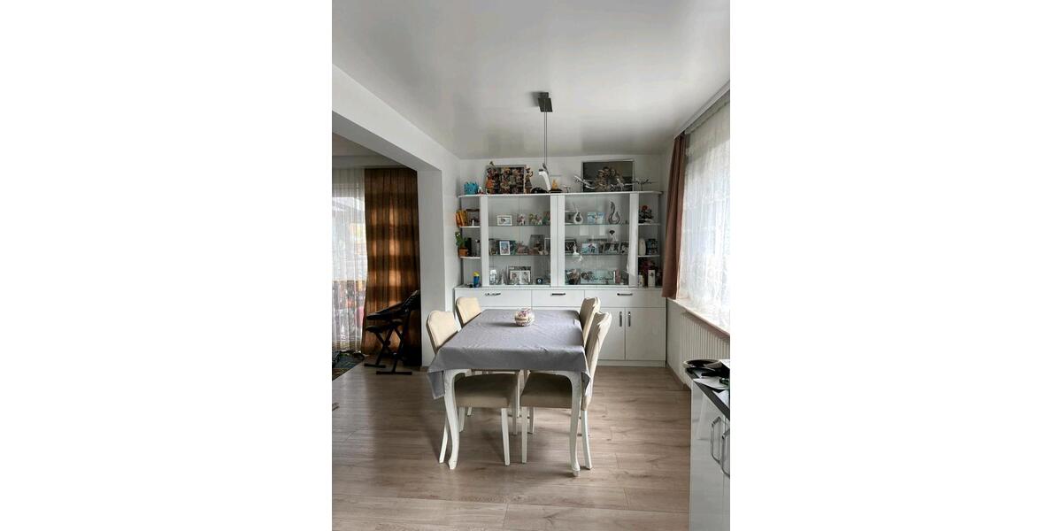 Einfamilienhaus Rüsselsheim am Main - 5 Zimmer, 160 m&sup2;, 2.400&euro; | Angebot:25964511