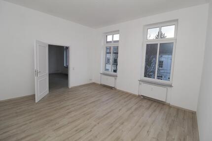 Geräumige 5 Zimmerwohnung inkl. Tageslichtbad mit Badewanne+ Vinylboden + separater Küchenbereich 5 zimmer