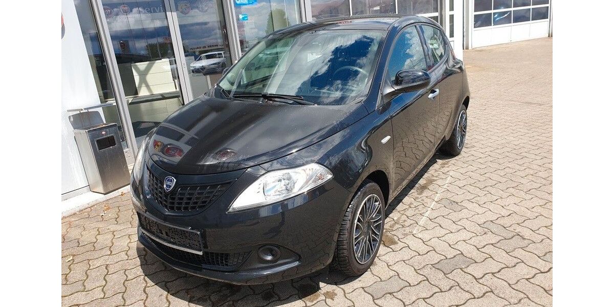 Lancia Ypsilon 23.766 km 11.950 &euro; Kleinkitzighofen-Lamerdingen 86862