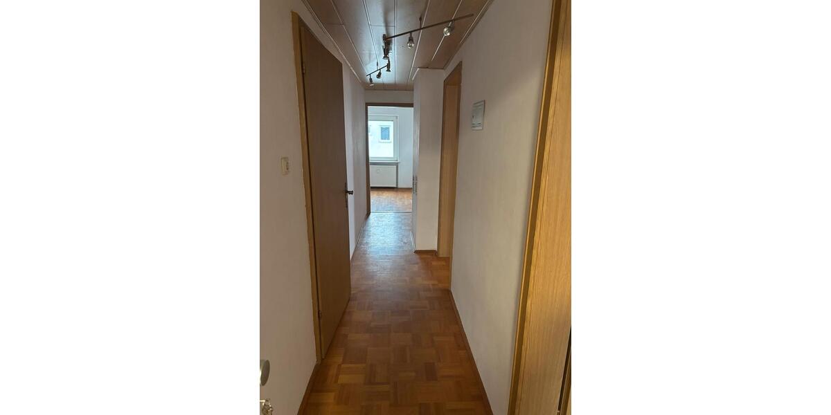 Dachgeschoßwohnung Vöhringen - 3 Zimmer, 64 m&sup2;, 900&euro; | Angebot:25174892