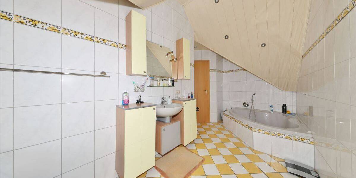 Einfamilienhaus Wilhelmshaven Fedderwarden - 8 Zimmer, 203 m&sup2;, 279.000&euro; | Angebot:26851798