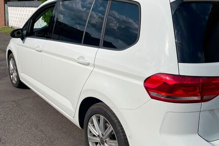 VW Touran 24.000 km 27.000 &euro; Köln 50767