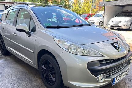 Peugeot 207 142.000 km 2.990 € Berlin 13403