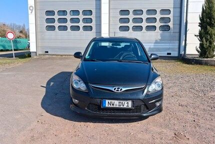Hyundai i30 132.000 km 2.300 &euro; Neustadt/Wstr. 67433