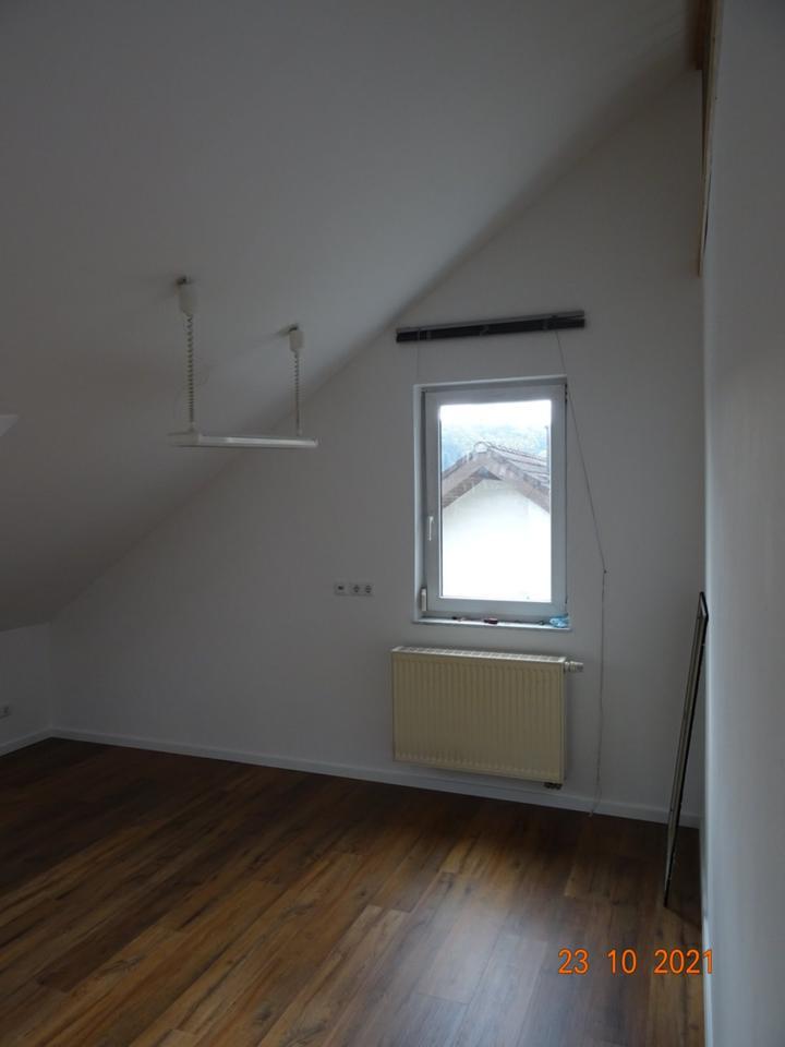 Niedernhall! Großes Einfamilienhaus mit Blick ins Kochertal