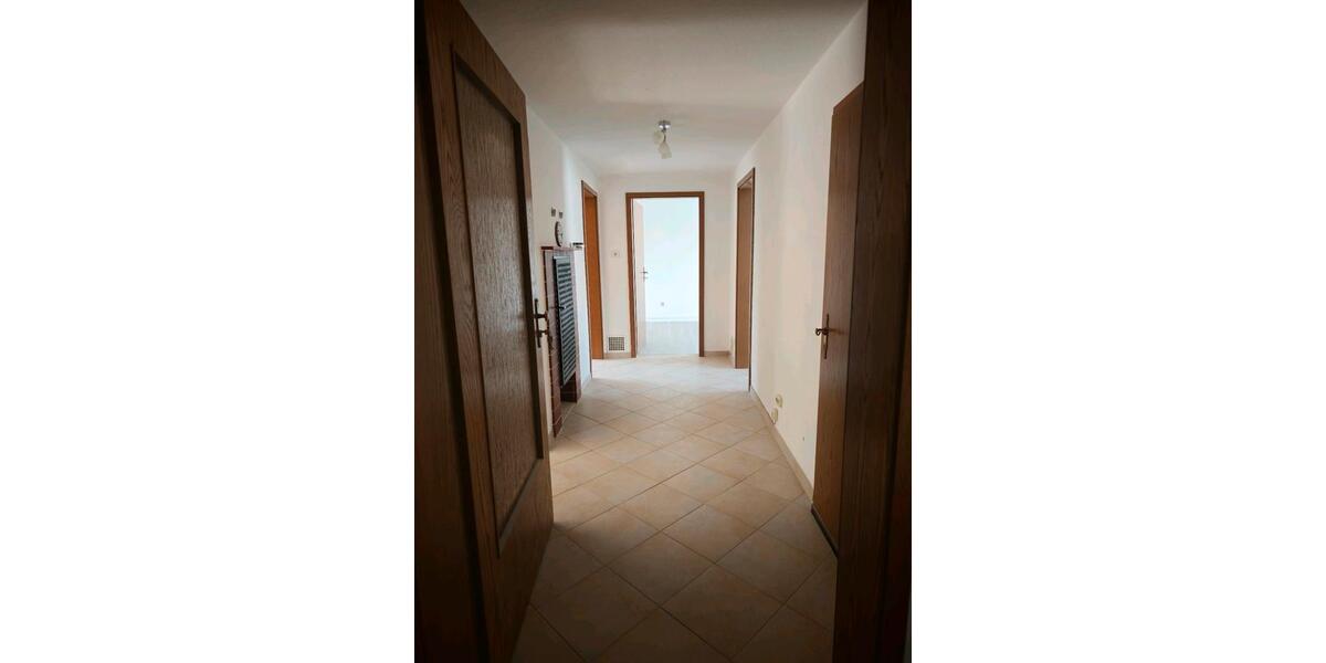 Etagenwohnung Lippstadt - 3 Zimmer, 84 m&sup2;, 830&euro; | Angebot:26678008