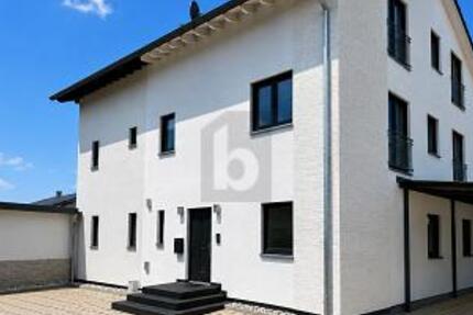 LUXURIÖSE DOPPELHAUSHÄLFTE MIT POOL - Haus Bad Säckingen | Angebot:27229190