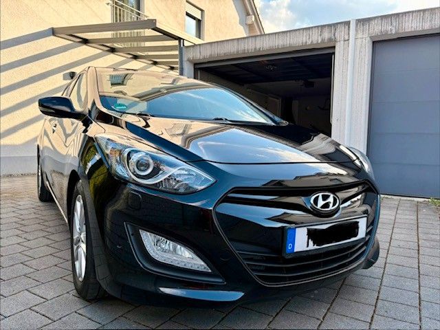 Hyundai i30 129.000 km 8.790 &euro; Feldkirchen 85622