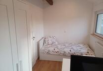 modernes WG-Zimmer in komplett ausgestatteter WG
