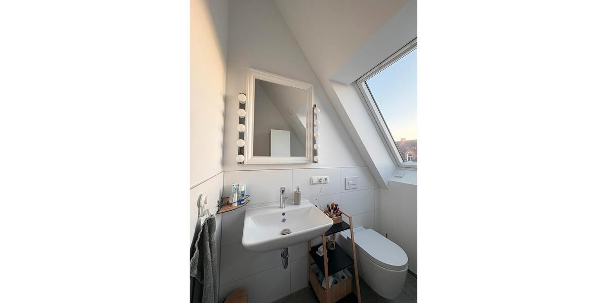 Dachgeschoßwohnung Erfurt Johannesplatz - 1 Zimmer, 38 m&sup2;, 500&euro; | Angebot:25399995