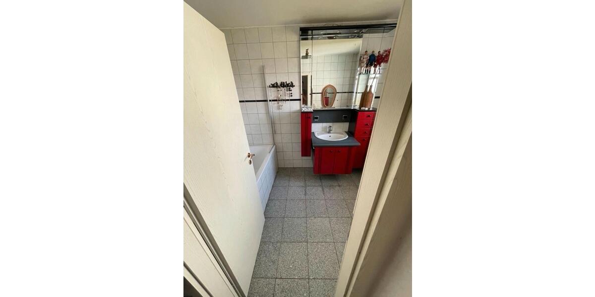 Reihenhaus Waldsassen - 9 Zimmer, 132 m&sup2;, 179.000&euro; | Angebot:27007115