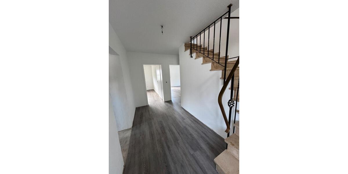 Mehrfamilienhaus, Wohnhaus Sankt Augustin - 10 Zimmer, 230 m&sup2;, 6.500&euro; | Angebot:26318919