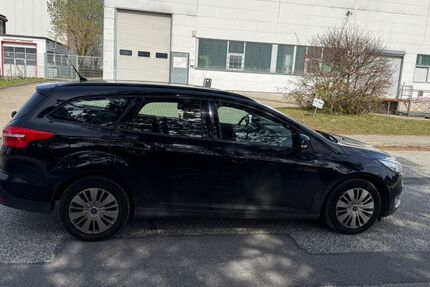 Ford Focus 73.233 km 4.999 &euro; Barsbüttel 22885