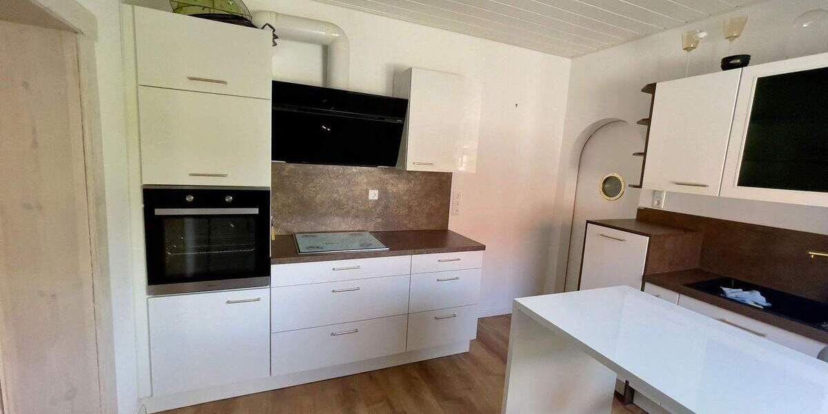 gemütliches Haus mit Nebengebäude und großem Grundstück 6 zimmer