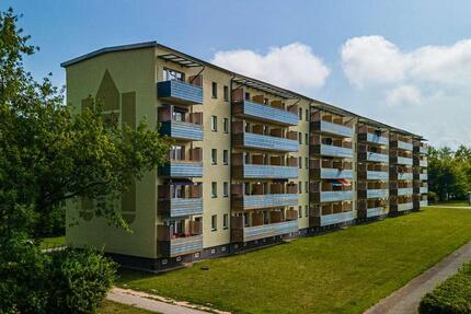 Wohnung Grimmen - 4 Zimmer, 97 m&sup2;, 825&euro; | Angebot:26057835