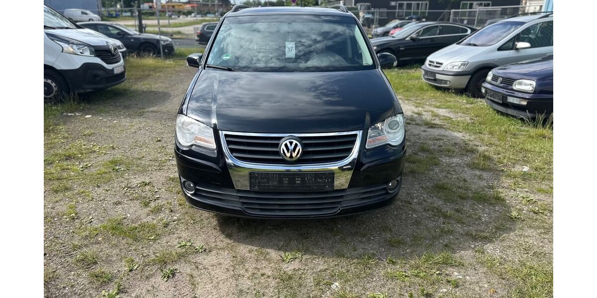 VW Touran 321.000 km 2.200 &euro; Celle 29221