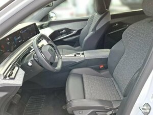 Peugeot 5008 Allure Hybrid 145 E-DSC6-7 Sitze 43.900 km 27.550 &euro; Bad Wünnenberg 33181