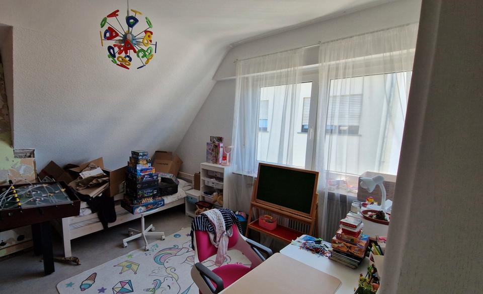 Einfamilienhaus Esslingen am Neckar Pliensauvorstadt - 7 Zimmer, 128 m&sup2;, 485.000&euro; | Angebot:26940262