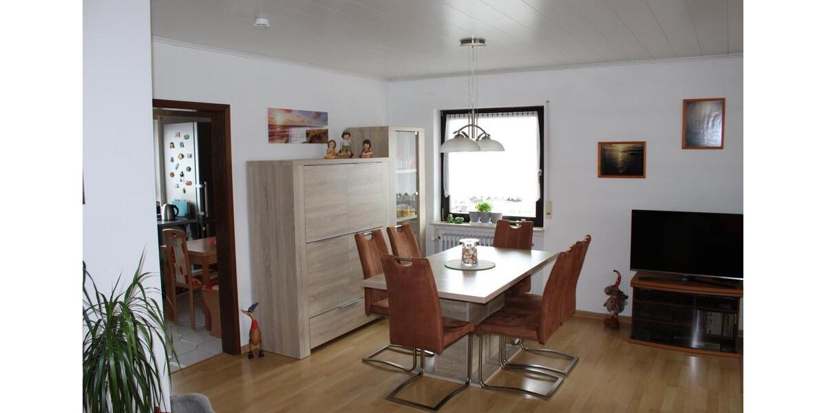 Provisionsfreie helle 4-Zimmer-ETW (1. OG) in Top-Lage 4 zimmer