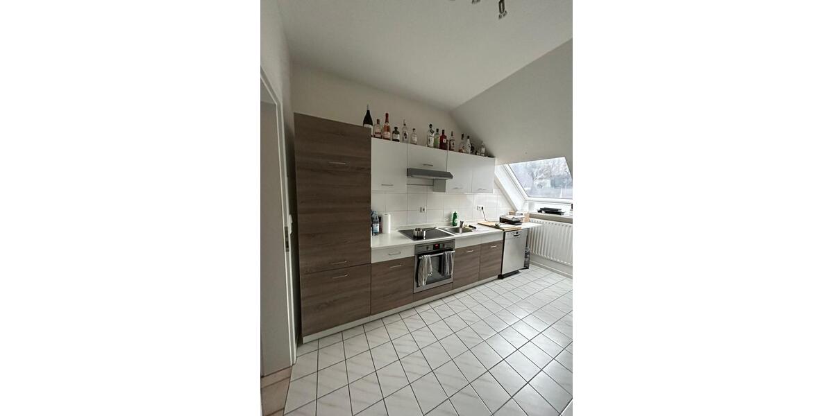 Dachgeschoßwohnung Arnsberg - 3 Zimmer, 80 m&sup2;, 600&euro; | Angebot:26409038