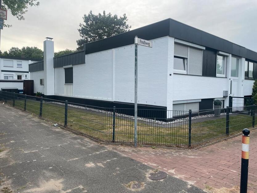 Gepflegter Reihen-End-Bungalow mit Garage in Oberneuland