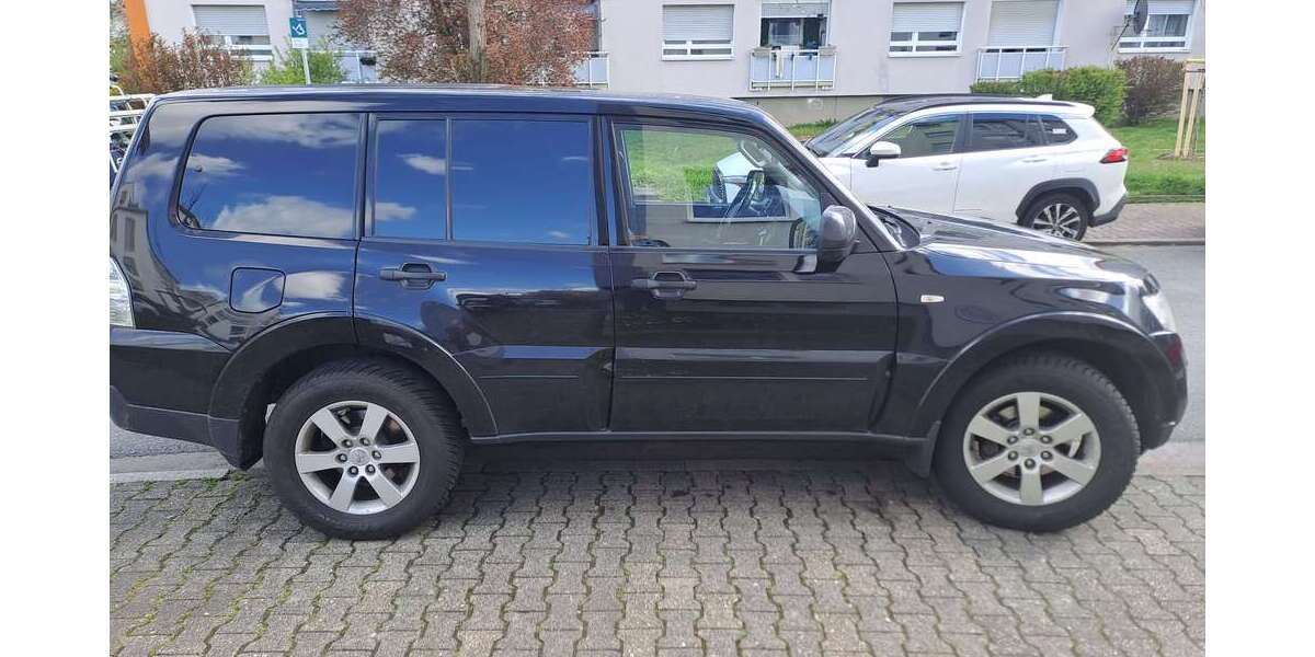 Mitsubishi Pajero 192.000 km 17.300 &euro; Frankfurt am Main, Stadt 60529