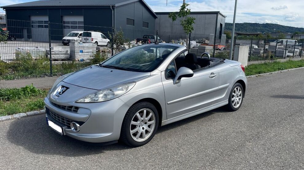 Peugeot 207 196.987 km 3.300 € Rielasingen 78239