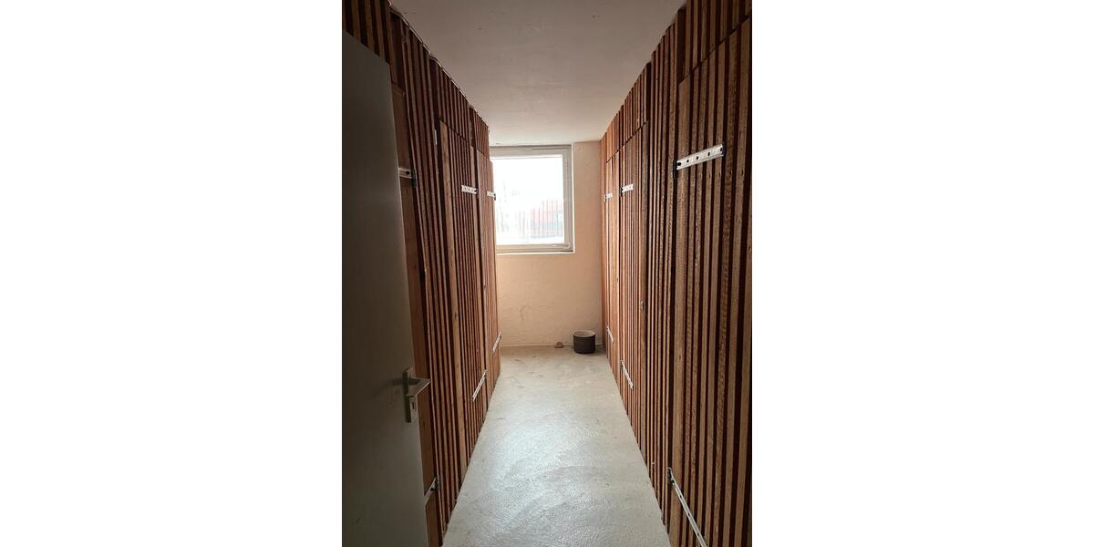 2 Zimmer DG-Wohnung mit Balkon, EBK und Stellplatz 2 zimmer