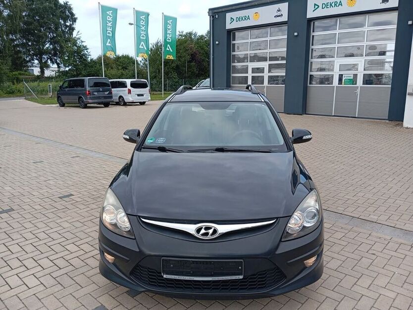 i30