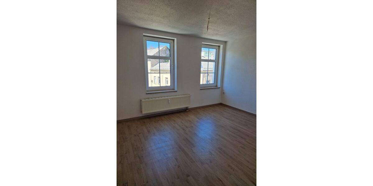 Etagenwohnung Lengenfeld - 3 Zimmer, 64 m&sup2;, 320&euro; | Angebot:26424136