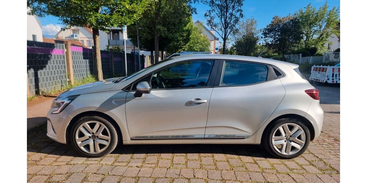 Renault Clio 132.000 km 10.900 &euro; Kandel 76870