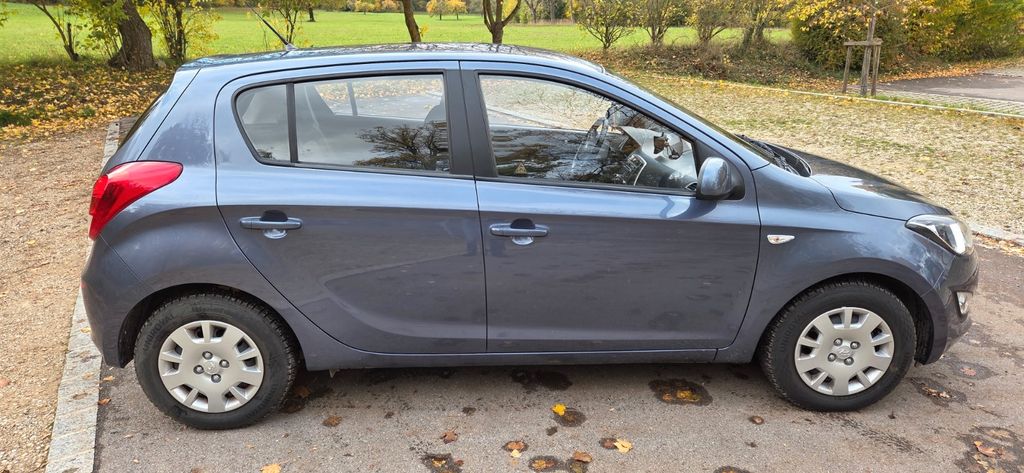 Hyundai i20 48.700 km 4.900 &euro; Reimlingen 86756