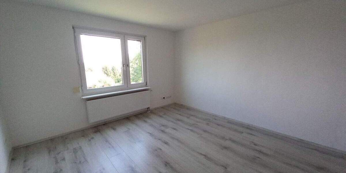 Etagenwohnung Waltershausen - 4 Zimmer, 106 m&sup2;, 199.000&euro; | Angebot:25780389