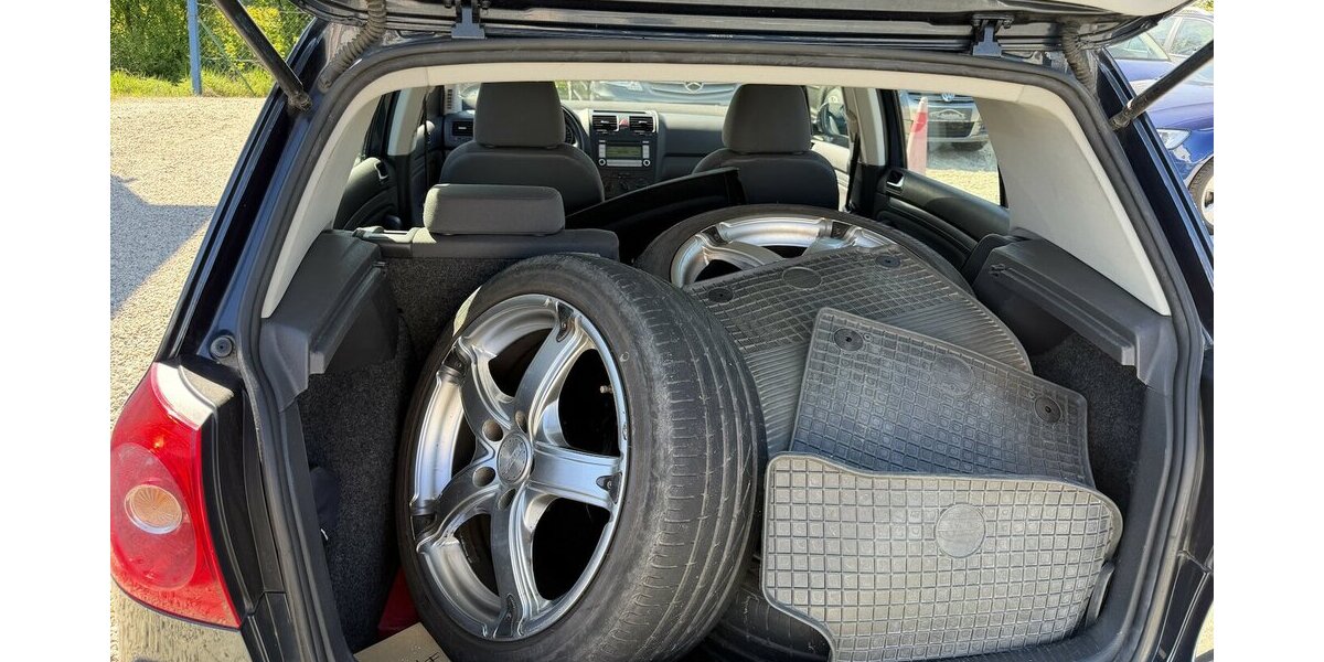 VW Golf 1.6i Trendline 1.Hand Klima SHZ 100.000 km 2.990 &euro; Altdorf 84032
