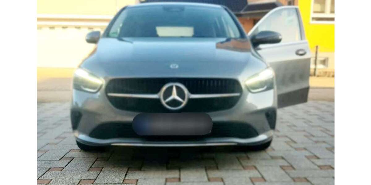 Mercedes-Benz 220 8.900 km 37.300 &euro; Baden-Baden 76532