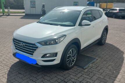 Hyundai TUCSON 81.200 km 18.900 &euro; Lübeck 23566