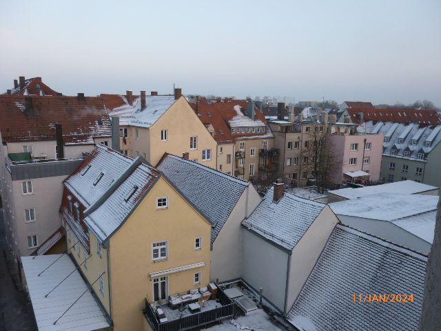 Dachgeschoßwohnung Augsburg - 5 Zimmer, 170 m&sup2;, 1.685&euro; | Angebot:26350218