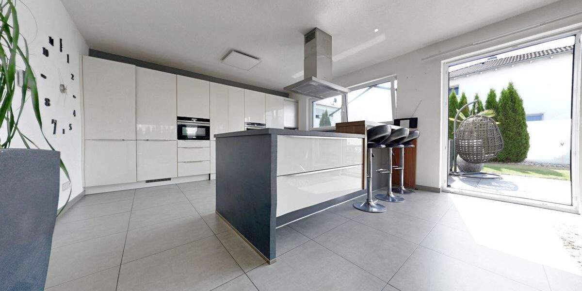 Einfamilienhaus Laupheim - 8 Zimmer, 255 m&sup2;, 1.199.000&euro; | Angebot:23482006