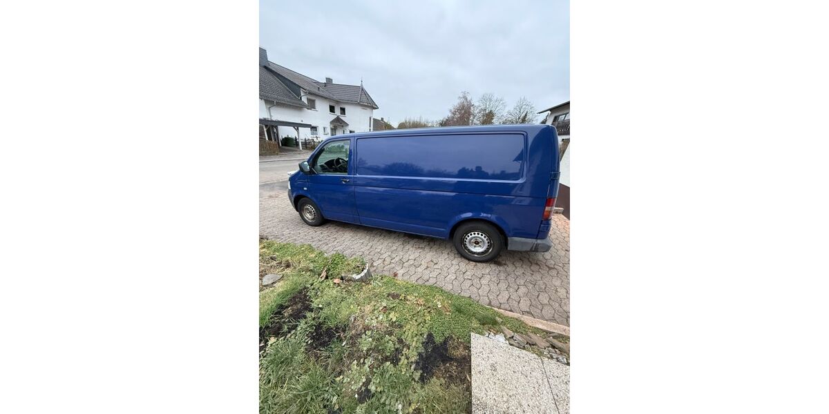 VW T5 Transporter 291.000 km 6.399 &euro; Grünberg 35305