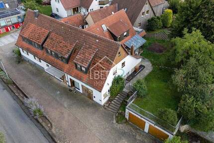 Zwei Häuser, Gewerbe, Garagen & Freiflächen - vielseitiges Anwesen mit Potenzial 1 zimmer